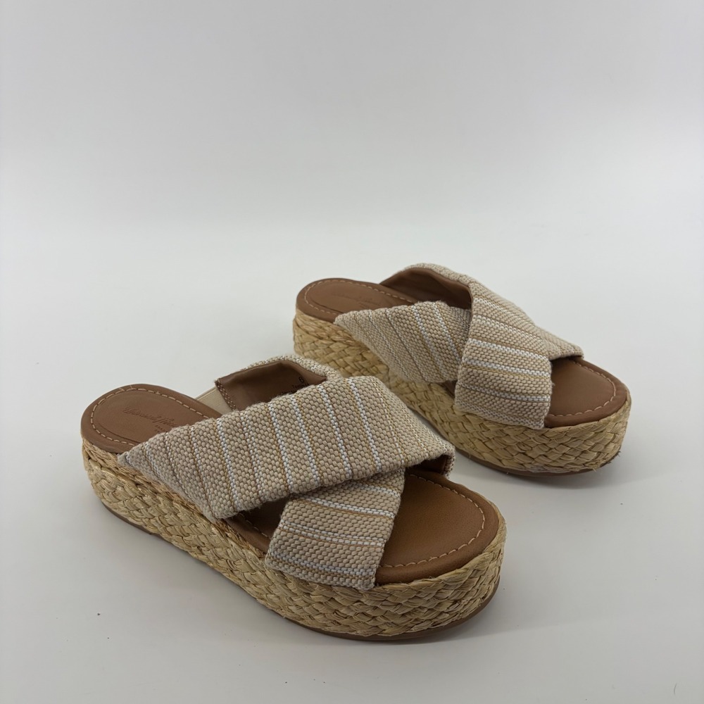 Universal Thread Womens 6 Beige Striped Platform Slide Espadrille Wedge Sandals